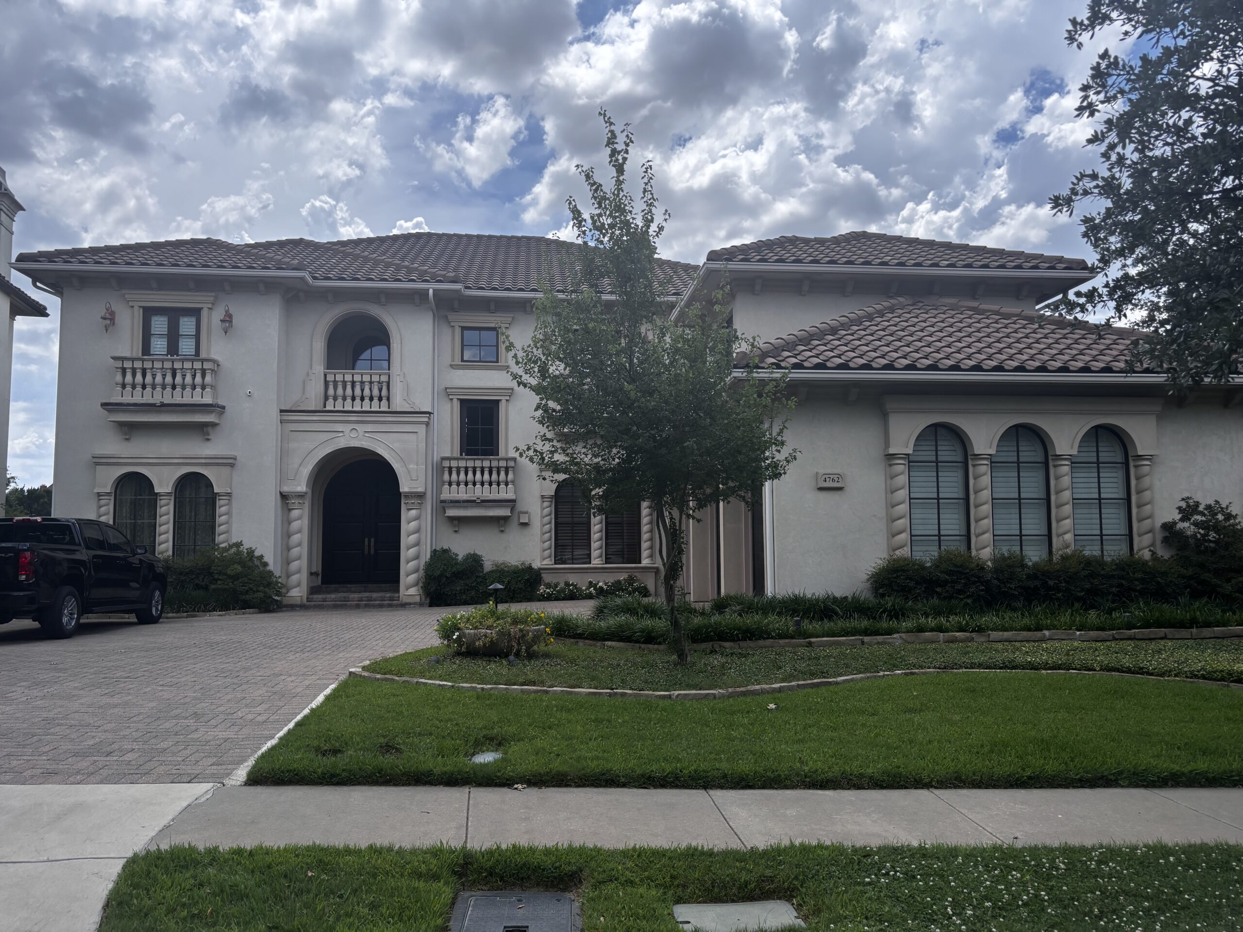 Front view of property at 4762 Byron Circle Irving Texas for sewer line repair estimate